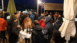 Konferenzteilnehmende beim Apéro zum Congress Dinner