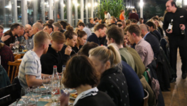 Konferenzteilnehmende beim Congress Dinner